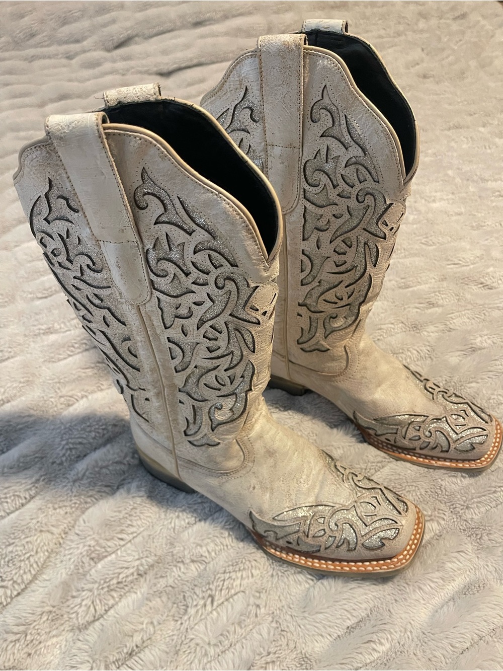 JB Dillon White Leather Silver Glitter Cutout Inlay
Cowgirl Boots US7
JBRP3022B